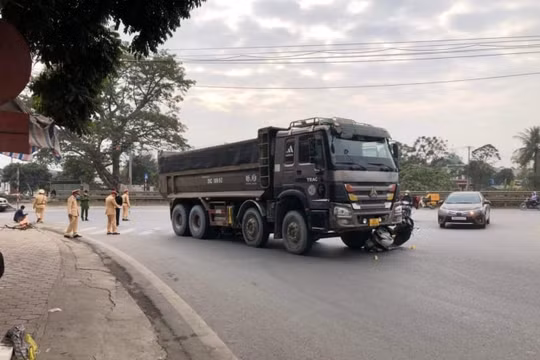 Ninh Bình: Va chạm giữa xe máy và ô tô, 1 người tử vong