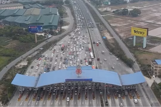 Trạm thu phí BOT phải mở ngay barie, giải tỏa phương tiện nếu ùn tắc