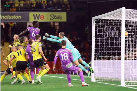 CLB Tottenham giành 3 điểm đầy kịch tính trên sân của Watford