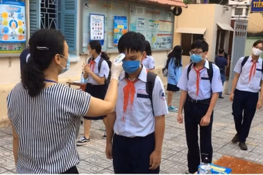 TP. HCM cho F1 đã tiêm vaccine được đi học, đi làm