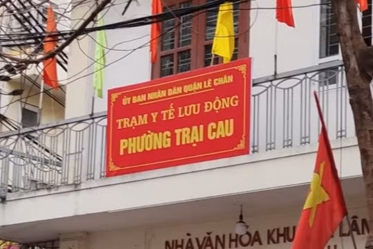Buộc thôi việc Trạm trưởng Y tế "vòi vĩnh" 1,5 triệu đồng của F0 mới cho đi viện