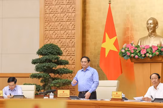 Thủ tướng: Khắc phục bằng được tình trạng thiếu thuốc, vật tư, trang thiết bị y tế