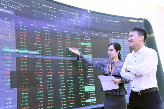VN-Index kết tuần hồi phục trên ngưỡng 1.080 điểm