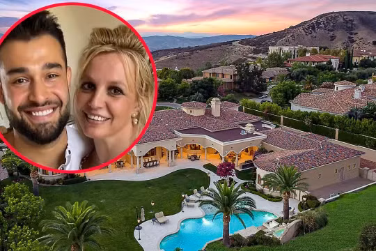 Cặp đôi Britney Spears và Sam Asghari khoe quà cưới 'siêu khủng'