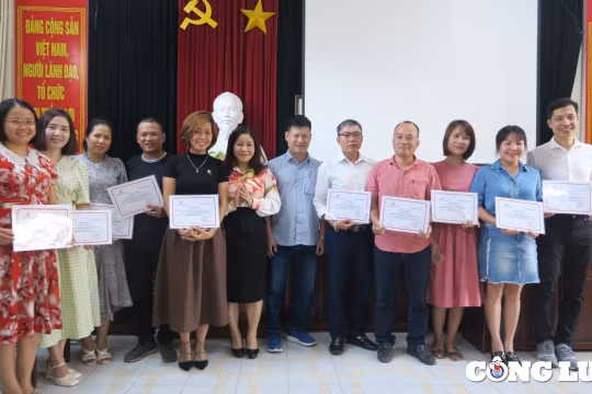 Hội Nhà báo tỉnh Hòa Bình đưa "Kỹ năng làm báo đa phương tiện” đến hội viên