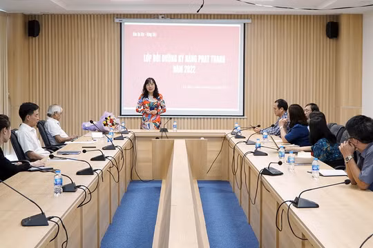 Bồi dưỡng kỹ năng dẫn hiện trường, đọc bản tin và đối thoại truyền hình