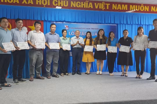Hội Nhà báo tỉnh Kiên Giang tập huấn nghiệp vụ kỹ năng chụp ảnh và phóng sự ảnh báo chí