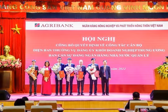 Công bố Quyết định nhân sự cấp cao Agribank