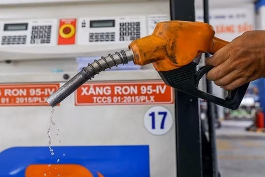 Vì sao Bộ Tài chính 2 lần đề xuất phương án giảm thuế bảo vệ môi trường đối với xăng dầu?