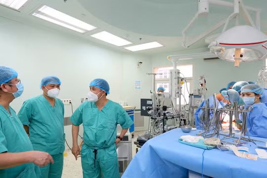 Bệnh viện Trung ương Huế thực hiện thành công ca ghép tim Xuyên Việt đặc biệt