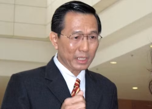 Cựu Thứ trưởng Bộ Y tế Cao Minh Quang hầu toà trong vụ gây thất thoát hơn 3,8 triệu USD