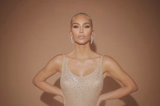 Kim Kardashian diện chiếc váy huyền thoại của Marilyn Monroe trên thảm đỏ Met Gala