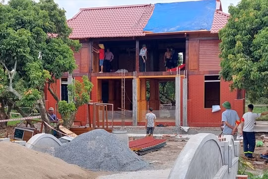 Phá dỡ nhiều công trình vi phạm tại Nông trường Quý Cao