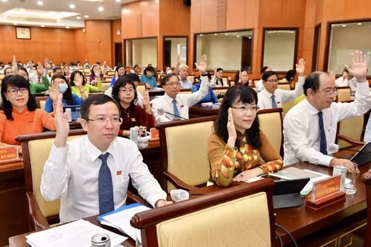HĐND TP. HCM thông qua 40 nghị quyết tác động trực tiếp đến đời sống dân sinh