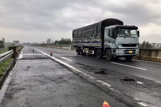 Phải đốc thúc sửa chữa hư hỏng cao tốc Đà Nẵng - Quảng Ngãi đến khi nào?