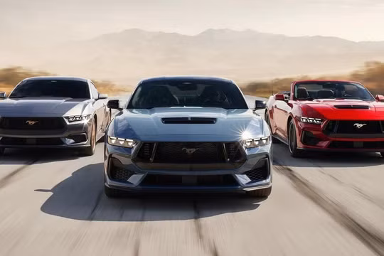 Ford Mustang 2024 ra mắt với động cơ V8 mạnh 500 mã lực