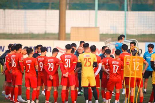 HLV Park Hang Seo nhận tin vui từ Văn Hậu