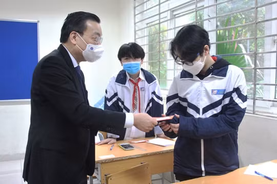 Vì sao ngày 10/2 học sinh từ lớp 1 đến lớp 6 ngoại thành Hà Nội mới học trực tiếp trở lại?