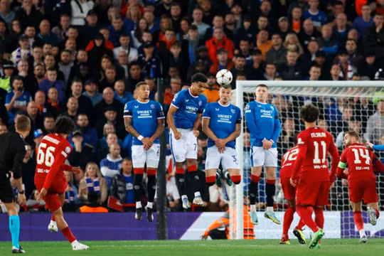 Liverpool đánh bại 2-0 Rangers tại lượt trận 3 Champions League 2022