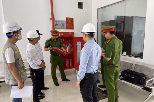 "Giật mình" danh sách dài cơ sở karaoke vi phạm phòng cháy, chữa cháy tại Hà Nội