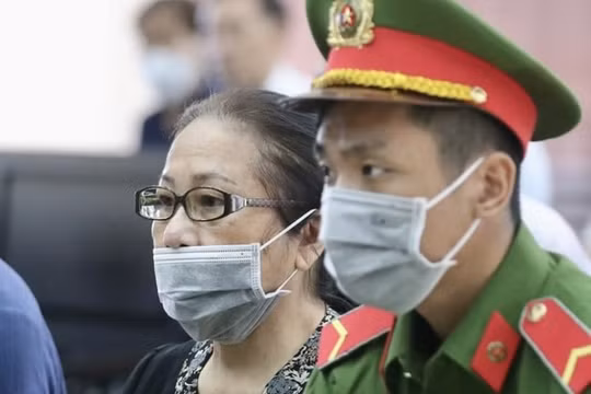 Tạm hoãn phiên toà phúc thẩm vụ “Dương Thị Bạch Diệp hoán đổi đất vàng”