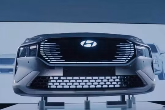 Hyundai Santa Fe thế hệ mới sẽ được trang bị logo phát sáng