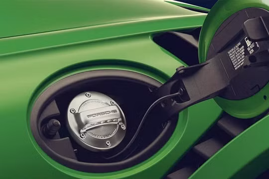 Porsche sản xuất nhiên liệu điện tử thay thế khí đốt