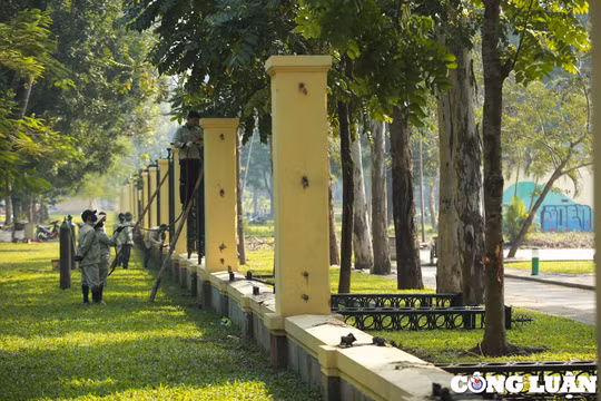 Hà Nội: Bắt đầu gỡ bỏ rào chắn Công viên Thống Nhất