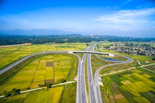 Chính phủ ban hành Nghị quyết mới, tiếp tục gỡ vướng cho cao tốc Bắc - Nam