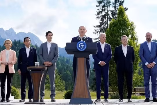 Các nhà lãnh đạo G7 và sứ mệnh 'Vượt núi An-pơ'
