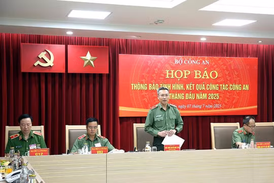 Bộ Công an, Bộ Quốc phòng định kỳ cung cấp thông tin về thủ đoạn mới của tội phạm rửa tiền, khủng bố