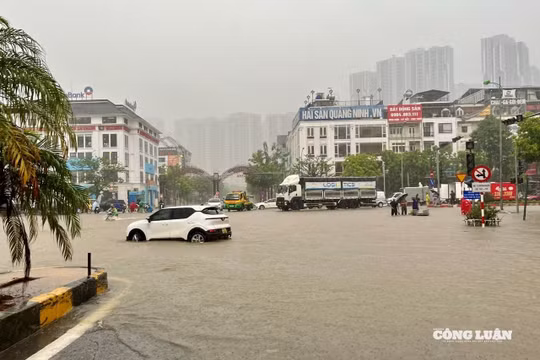 Chi tiết 65 điểm úng ngập tại Hà Nội do mưa lớn, dự báo còn kéo dài