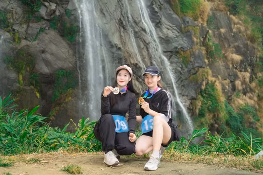 Trải nghiệm du lịch “chất” ở thác Tác Tình
