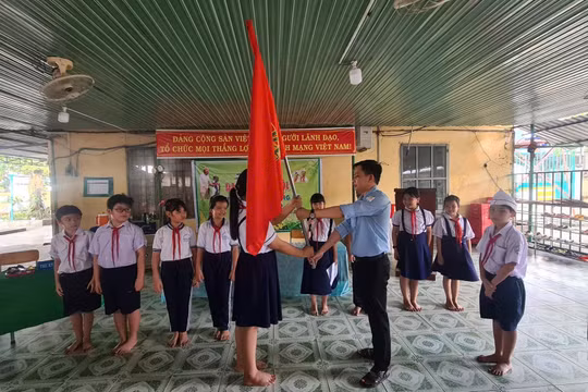 Gần 200 học sinh sẽ không còn phải ngồi học trong lớp tôn nóng bức tại siêu đô thị giáo dục
