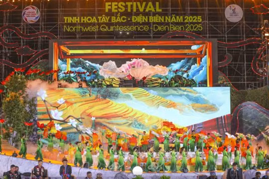 Rực rỡ lễ khai mạc Festival 'Tinh hoa Tây Bắc – Điện Biên 2025'