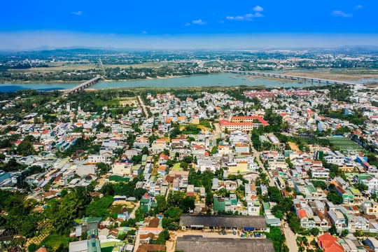 Thị trường địa ốc miền Trung phân hóa mạnh: Nơi bứt tốc giá bán, nơi giữ nhịp ổn định