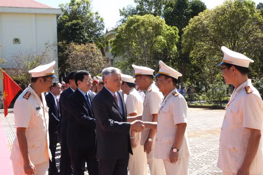 Hai Phó Thủ tướng Chính phủ đến thăm và làm việc với Công an tỉnh Đắk Nông