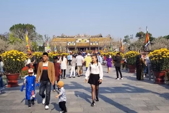 Người dân Huế được giảm 50% vé tham quan di tích