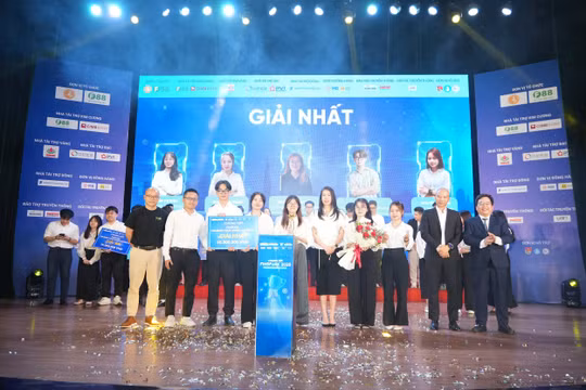 Chung kết FinSpark 2025: Khép lại hành trình ươm mầm tài năng fintech trẻ