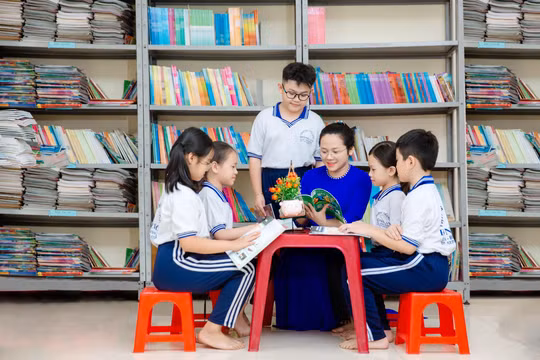 Từ hôm nay 25/9, trường phổ thông được dạy toán, khoa học bằng tiếng nước ngoài