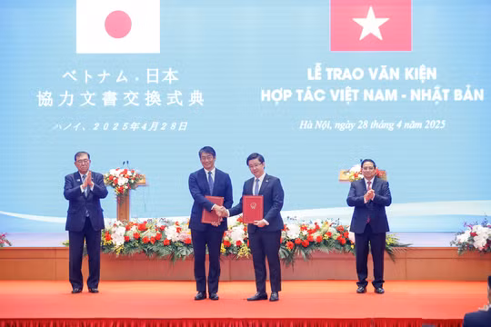 Việt Nam và Nhật Bản trao nhiều văn kiện hợp tác quan trọng