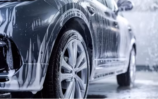 Nguy hiểm tiềm ẩn từ dịch vụ rửa xe mà ít người để ý