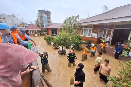 Hỗ trợ gạo và 700 tỷ đồng cho Khánh Hòa, Lâm Đồng, Đắk Lắk, Gia Lai ứng phó và khắc phục hậu quả mưa lũ