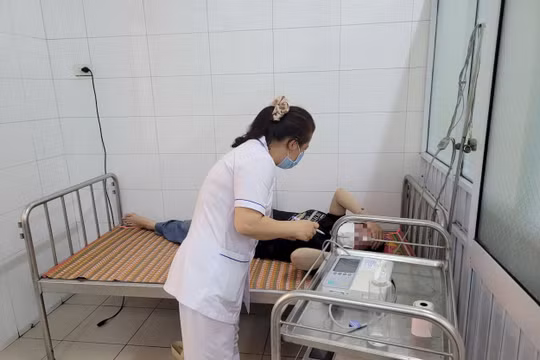 Bộ Y tế chỉ đạo làm rõ vụ nghi ngộ độc thực phẩm khiến công nhân nhập viện tại Huế