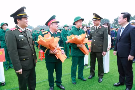 Nghệ An: Hơn 3.600 thanh niên ưu tú hăng hái lên đường nhập ngũ, thực hiện nghĩa vụ với Tổ quốc