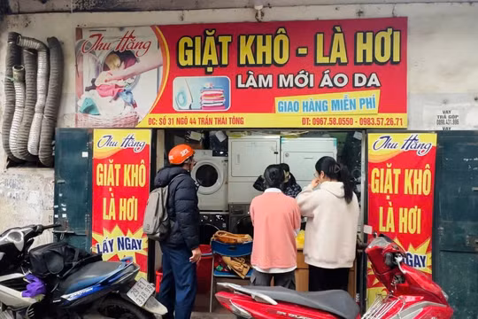 Bùng nổ dịch vụ giặt sấy những ngày Hà Nội nồm ẩm
