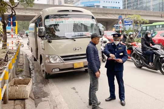 Hà Nội: Tiếp tục xử lý nghiêm xe khách dừng, đỗ sai quy định