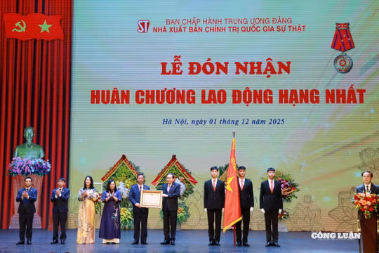 Nhà xuất bản Chính trị quốc gia Sự thật kỷ niệm 80 năm và đón nhận Huân chương Lao động hạng Nhất