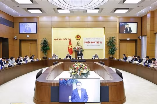 Thông qua Nghị quyết điều chỉnh lần thứ nhất cơ cấu, thành phần được giới thiệu ứng cử đại biểu Quốc hội