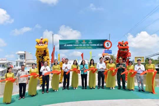 Nhựa Tiền Phong khánh thành loạt Cầu nối yêu thương ở các tỉnh miền Nam